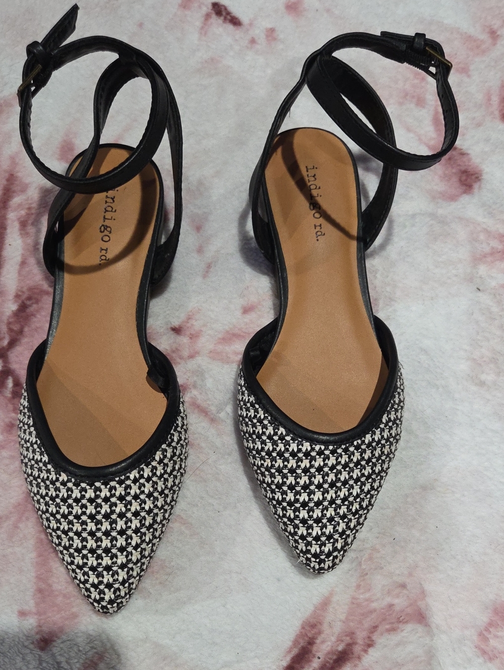 Indigo Black & White Houndstooth Ankle-Strap Pointed Flats